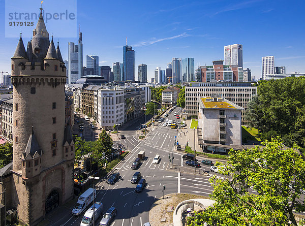 Deutschland  Hessen  Frankfurt  Eschenheim Tower  Bankenviertel im Hintergrund