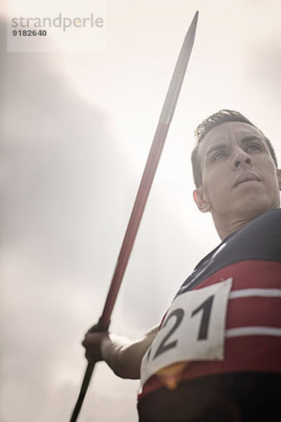 Leichtathlet mit Speerhaltung