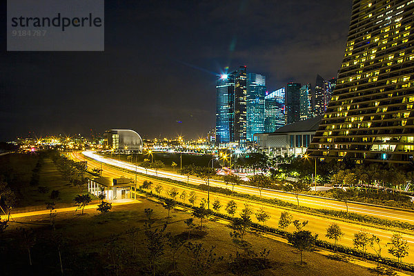 hoch oben Stadtansicht Stadtansichten beleuchtet Nacht Singapur