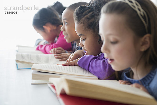 Klassenzimmer Student vorlesen