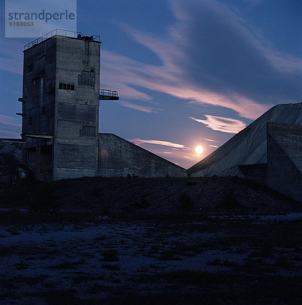 Gotland Gotlands län Industrie über Gebäude Mond Schweden