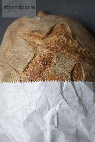 Brot in Papiertüte