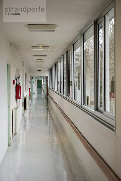Innenbereich des Krankenhausflurs