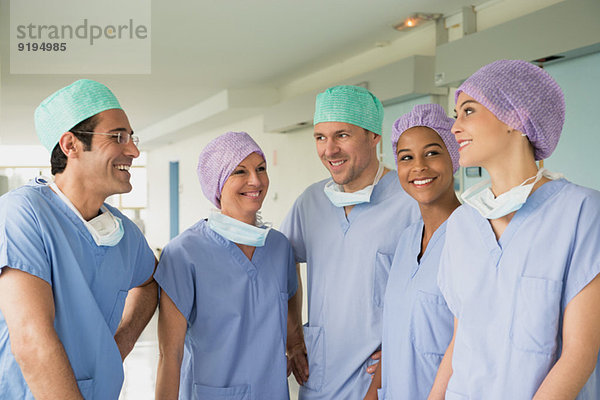 Medizinisches Team lächelt