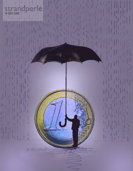 Mann schützt eine Euromünze mit einem Regenschirm vor dem Regen