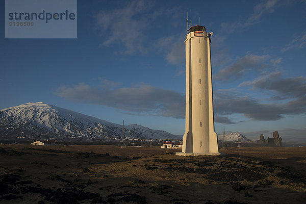Malariff-Leuchtturm  hinten Snaeffelsjökull  Snaefellsness-Halbinsel  Vesturland  Island