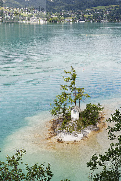 Ochsenkreuz  Marterl auf Insel im Wolfgangsee  Sankt Gilgen am Wolfgangsee  Salzkammergut  Land Salzburg  Österreich