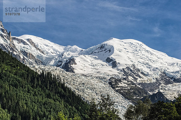Mont Blanc  4810m  Dôme du Goûter und Pointe Bayeux mit dem Gletscher Glacier des Bossons  Chamonix Mont-Blanc  Haute-Savoie  Rhône-Alpes  Frankreich