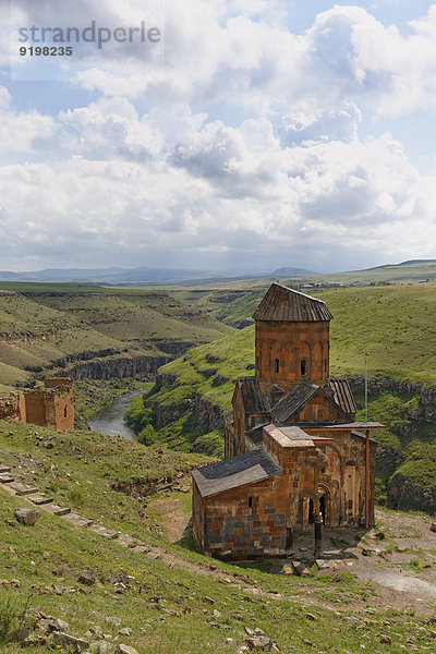 Gregorkirche des Tigran Honentz oder Tigran Honents Kilisesi  Fluss Arpa  Arpa Çay?  ehemalige armenische Hauptstadt Ani  Kars  Seidenstraße  Ostanatolien  Anatolien  Türkei