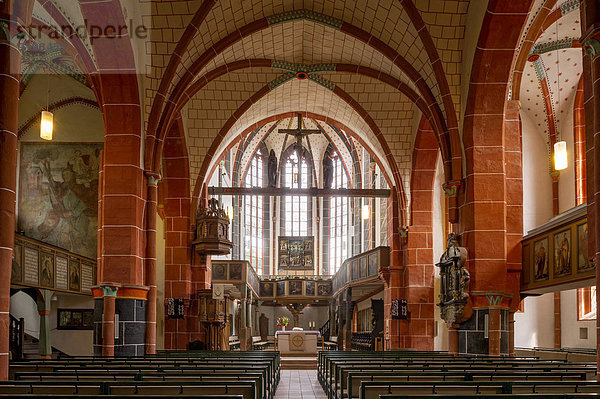 Innenraum  Langhaus und Chor  Walpurgiskirche  Alsfeld  Hessen  Deutschland