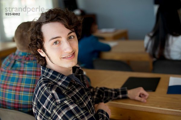 Student im Klassenzimmer  Portrait