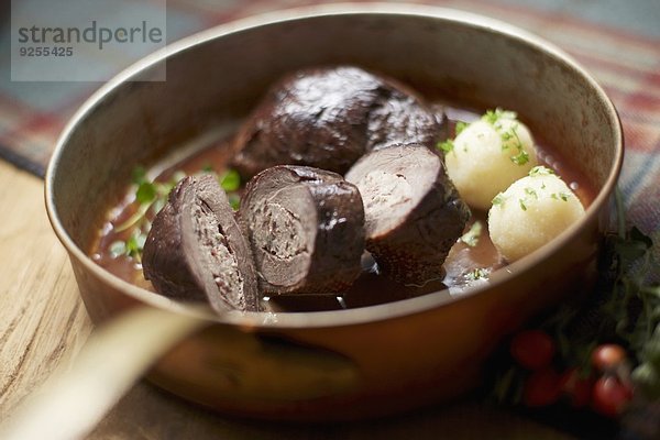 Gänsebrust mit kleinen Knödeln