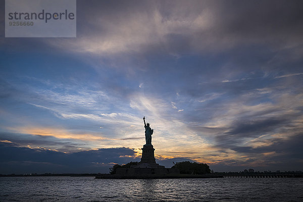 Freiheit Sonnenuntergang Silhouette Statue