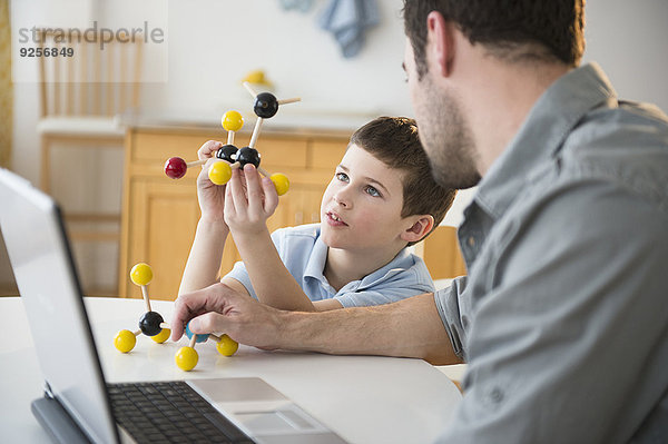 Stapel sehen Menschlicher Vater Sohn Modell 5-9 Jahre 5 bis 9 Jahre Molekül Felssäule