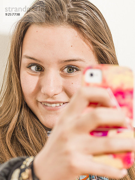 Handy Jugendlicher Europäer Fotografie nehmen Mädchen