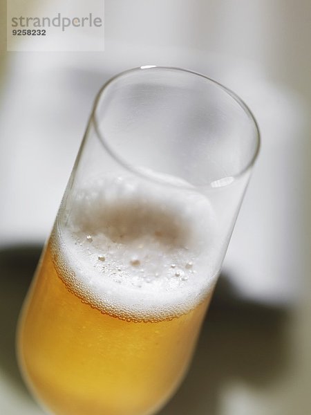 Champagner-Cocktail im Glas