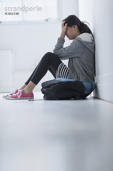 Korridor Korridore Flur Flure Jugendlicher mischen Schule (Einrichtung) bedecken Mädchen Mixed