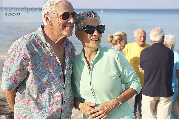 Senior Senioren gehen Strand