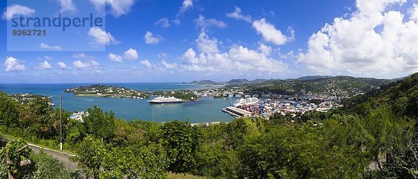 Karibik  Kleine Antillen  St. Lucia  Blick auf Castries und Hafen