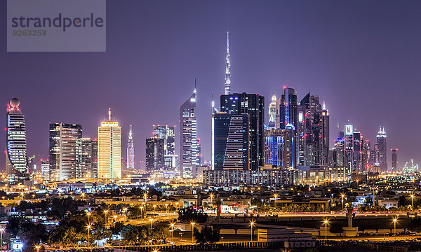 Vereinigte Arabische Emirate  Dubai bei Nacht