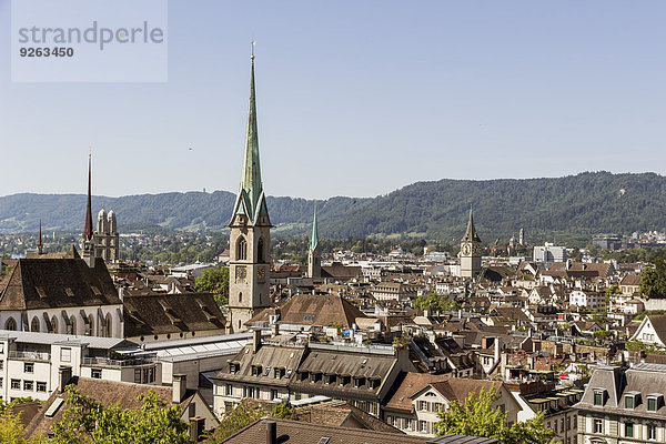 Schweiz  Zürich  Blick ins Stadtbild mit Frauenmünster
