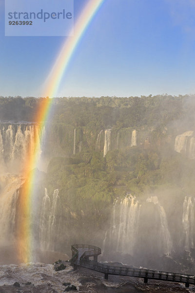 Südamerika  Brasilien  Parana  Iguazu Nationalpark  Iguazu Fälle und Regenbogen