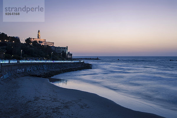 Israel  Tel Aviv-Jaffa  Peterskirche und Strand  Blaue Stunde