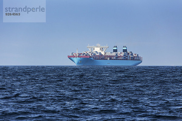 Spanien  Andalusien  Tarifa  Containerschiff