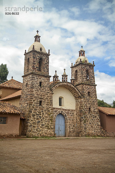 Südamerika  Peru  Blick auf eine kleine Kolonialkirche in Cusco
