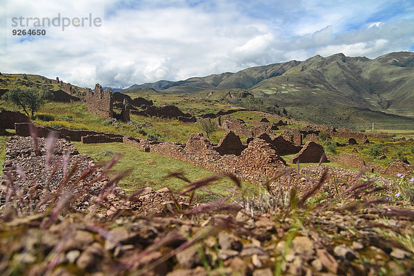 Südamerika  Peru  Blick auf Piquillacta  ein altes Dorf bei Cusco