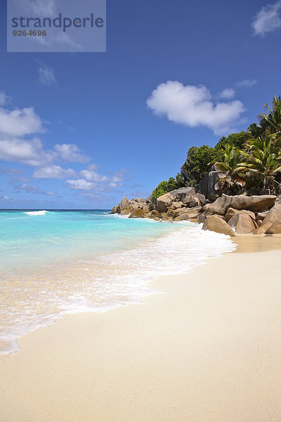 Seychellen  Blick auf den Petit Anse Strand auf La DIgue Island