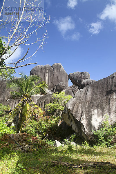 Seychellen  Granitfelsen auf La Digue Island