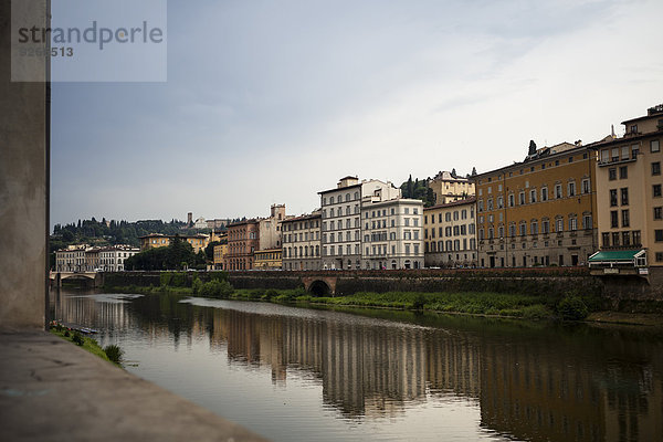 Italien  Toskana  Florenz  Blick auf die Ufer des Flusses Arno