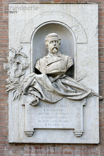Denkmal Benedetto Cairoli  Freiheitskämpfer Ministerpräsident  Piazza Indepenzia  Verona  Venetien  Italien