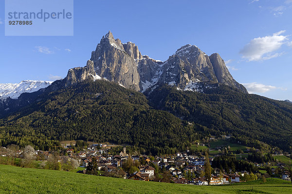 Seis am Schlern mit Schlern  Eisacktal  Südtirol  Italien