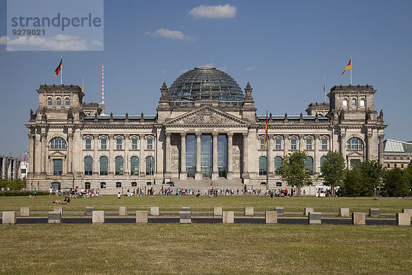 Reichstag  Deutscher Bundestag  Regierungsviertel  Berlin  Deutschland