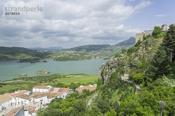 Palast Schloß Schlösser über Dorf Ansicht Spanien Zahara de la Sierra