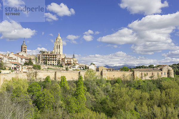 Kathedrale von Segovia und Altstadt  Segovia  Kastilien und León  Spanien