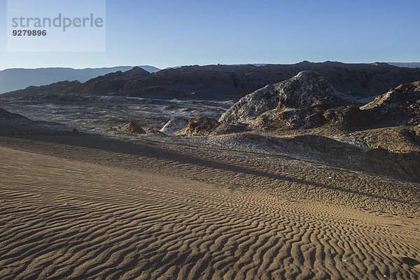 Sanddüne im Valle de la Luna oder Tal des Mondes im Abendlicht  San Pedro de Atacama  Región de Antofagasta  Chile
