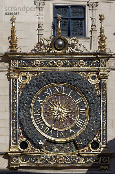 Die Große Uhr von Rouen oder Le Gros Horloge  astronomische Uhr  Rouen  Seine-Maritime  Haute-Normandie  Frankreich