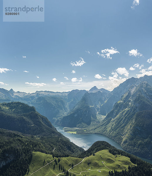 Ausblick auf den Königssee und Watzmann vom Jenner  Nationalpark Berchtesgaden  Berchtesgadener Land  Oberbayern  Bayern  Deutschland