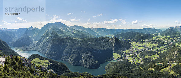Ausblick auf den Königssee  Watzmann und Schönau vom Jenner  Nationalpark Berchtesgaden  Berchtesgadener Land  Oberbayern  Bayern  Deutschland