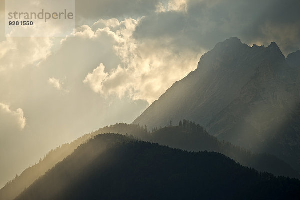 Sonnenuntergang über dem Bettelwurf  Karwendel-Gebirge  Tirol  Österreich