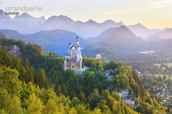 Schloss Neuschwanstein  Schwangau  Ostallgäu  Allgäu  Schwaben  Bayern  Deutschland