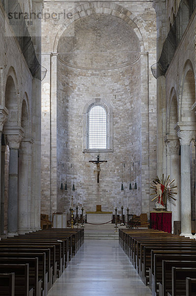 Kirche Italien Kirchenschiff Trani