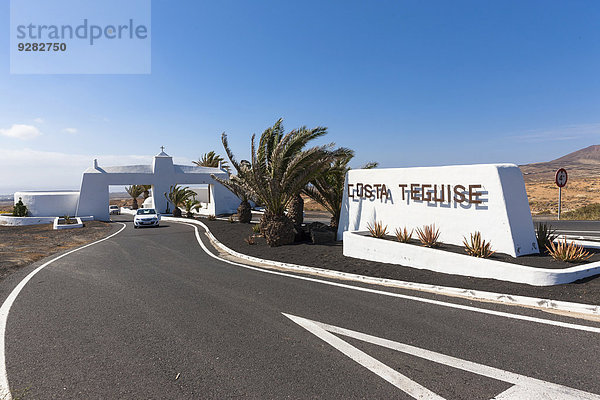 Tor zur Costa Teguise  Lanzarote  Kanarische Inseln  Spanien