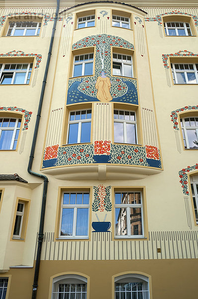 Fenster Kunst Fassade Hausfassade reparieren Vielfalt herrschaftlich Bayern Bucht Deutschland Nürnberg