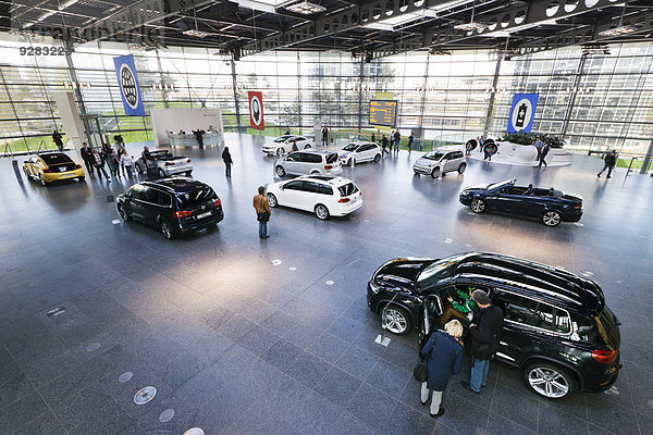 Autostadt der Volkswagen AG  im KundenCenter  wo man das neue Fahrzeug abholen kann  Wolfsburg  Niedersachsen  Deutschland