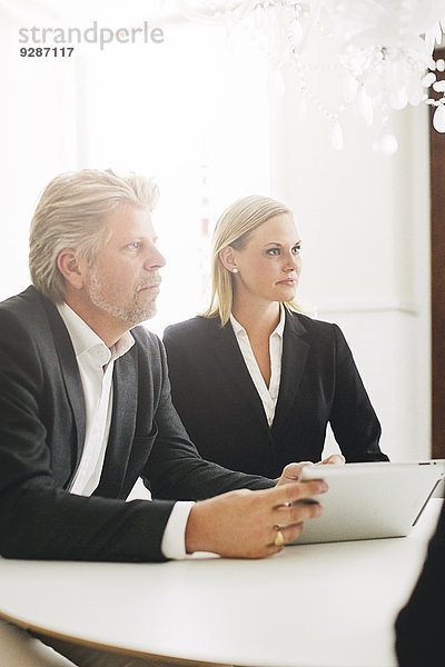 Mensch Menschen Geschäftsbesprechung Besuch Treffen trifft Business