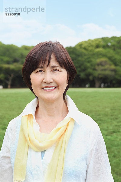 Senior Senioren Frau Erwachsener japanisch